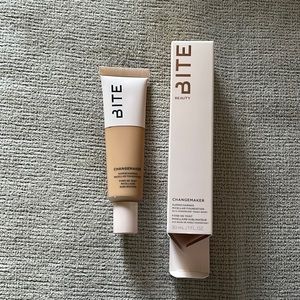 BITE Beauty Foundation M70